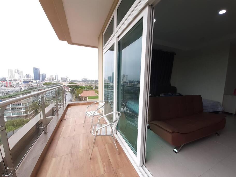 Smart Suite Balcony Riverine Kuching Exterior foto